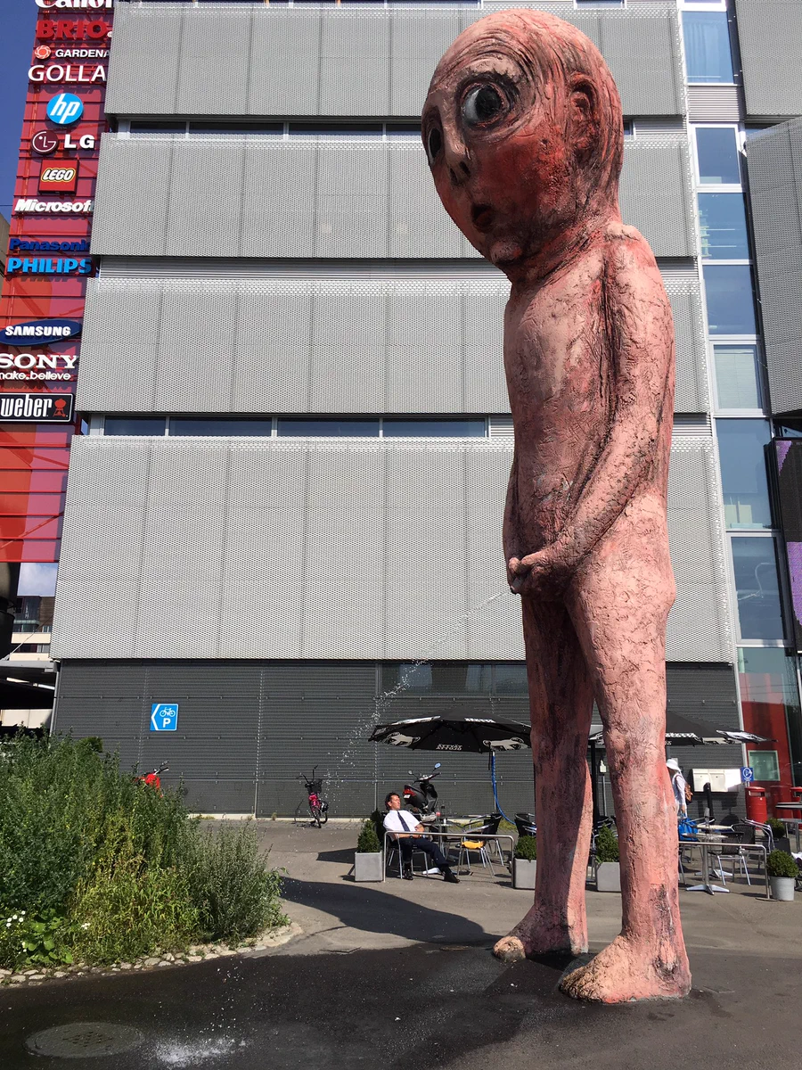 完全にトラウマwフィンランド版小便小僧が怖すぎると話題にｗｗｗ