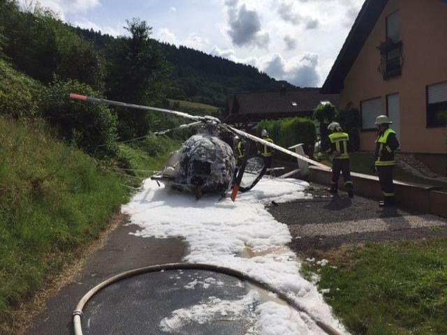 aynixnow's tweet image. Hubschrauberabsturz Senheim #Hubschrauberabsturz #Senheim haschcon.com/hubschrauberab…