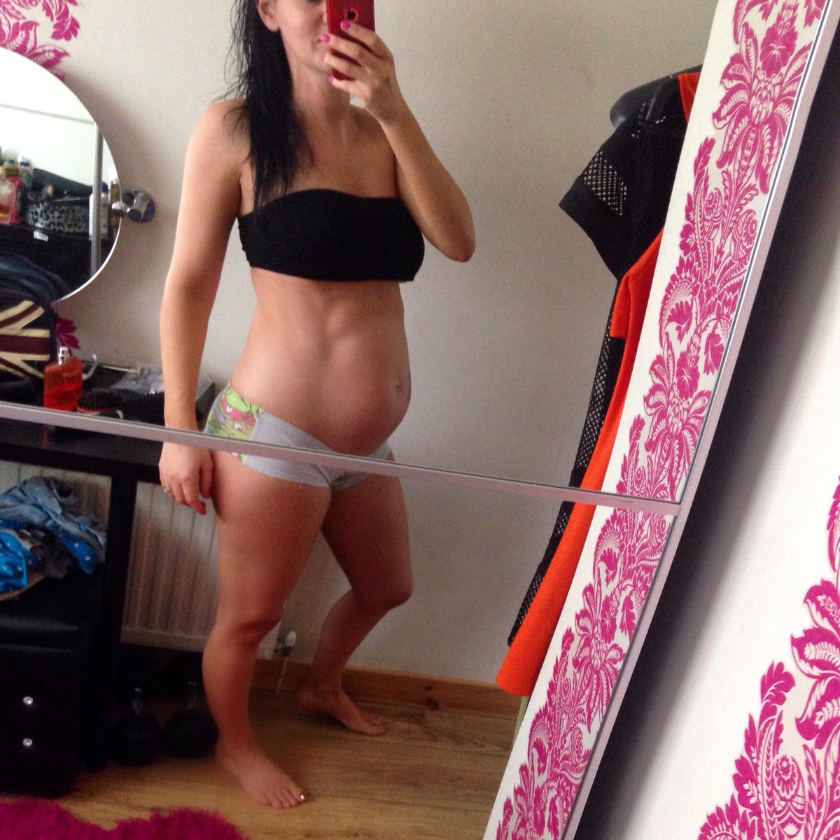 Beauty & The Bar tweet media