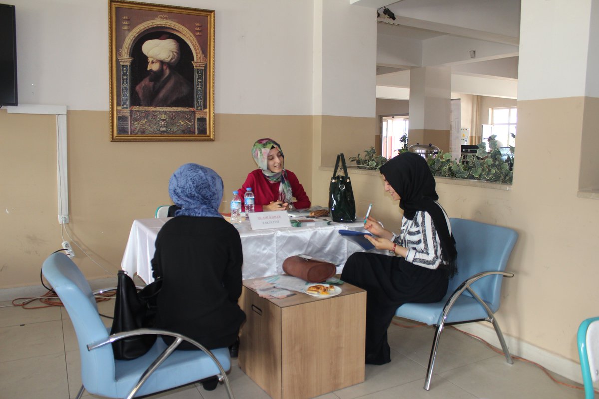 Üniversitemiz #tanıtımgünleri devam ediyor

26 Temmuz-2 Ağustos 2016 arası Etlik yerleşkemizi ziyaret edebilirsiniz.