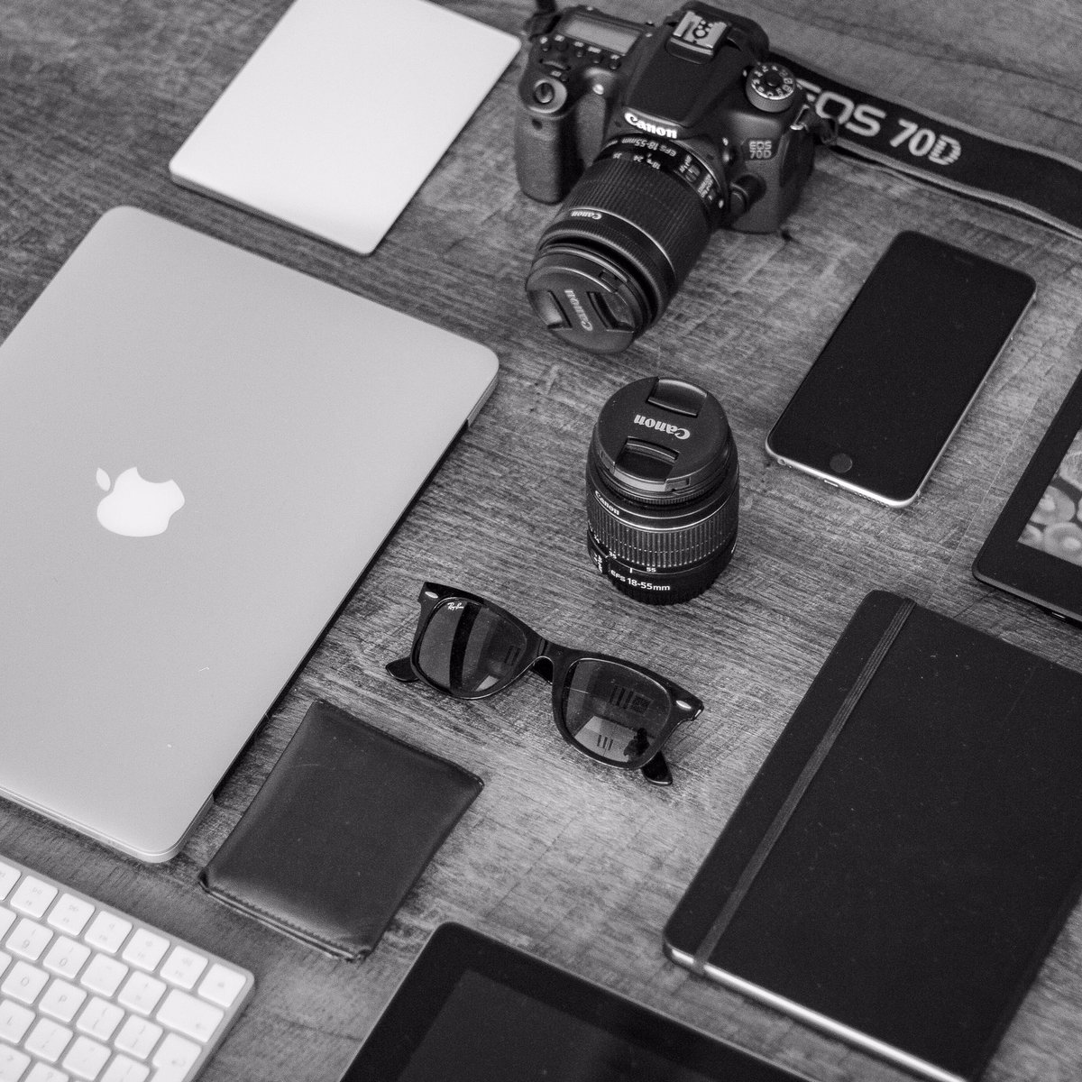 TThreadsMedia's tweet image. Storyteller swag. #Discover