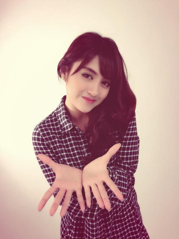 [RETWEET] Yang Berharap <a href="/nabilahJKT48/">Yeah... :v</a> Cepat Sembuh &amp; Bisa Beraktifitas Sehari² Maupun Di JKT48! :') #SemangatNabilah