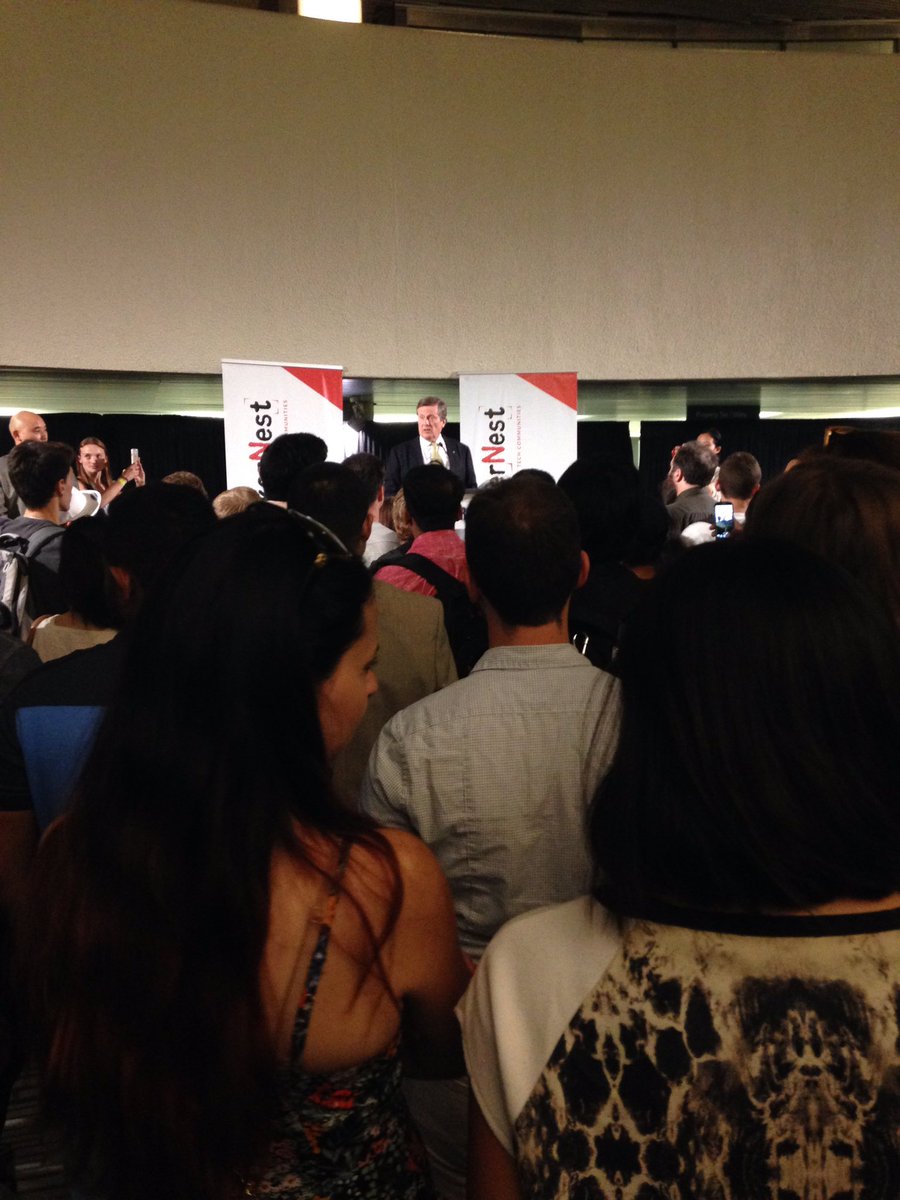 GreatLakesBeer's tweet photo. We were thrilled to be the beer provider for #HackerNest at City Hall last night with #TOpoli friends! #TechweekTO https://t.co/BSS8lRGHvt