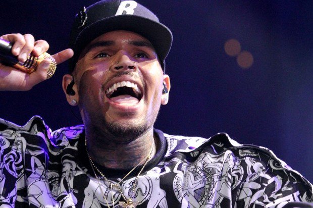 ElCaribeRD's tweet photo. Chris Brown, un regalo de Brugal XV para el verano ►►► https://t.co/JLUO88Hg7U https://t.co/LASmbuXiNU