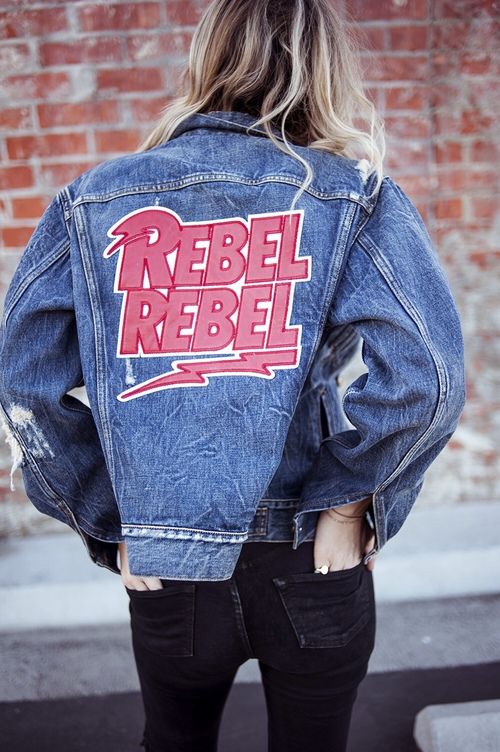 WhatAGirlWears's tweet photo. TREND: Patch Denim
เดนิม หรือ ยีนส์ ที่นิยมในฤดูกาลนี้คือเดนิมที่ตกแต่งด้วยลายปัก เข็มกลัด หรือ ตัวรีดเสื้อ (Patch) https://t.co/GK5KxEpZVt