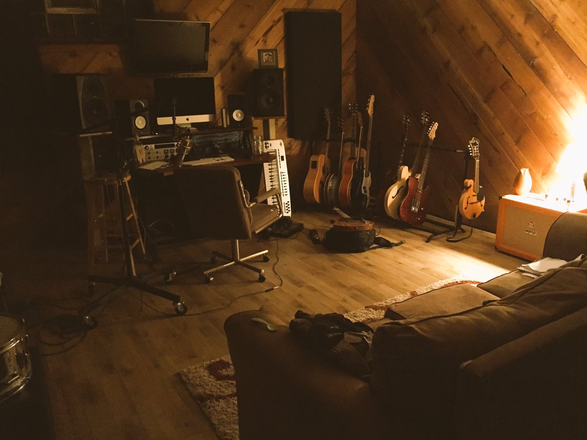 JasonMcNabbATR's tweet photo. Been a while since I pulled an all night studio session. #FeelingGood #NewMusic #hellopillow https://t.co/buPzBzLLlf