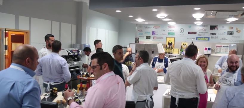 <a href="/UCAMGastronomia/">Campus de la Alimentación</a> celebra una comida con sus patrocinadores goo.gl/pR298t <a href="/winbi_net/">Winbi</a> <a href="/JoseDiaz1898/">José Díaz S.L</a> <a href="/fripozo/">Fripozo</a>