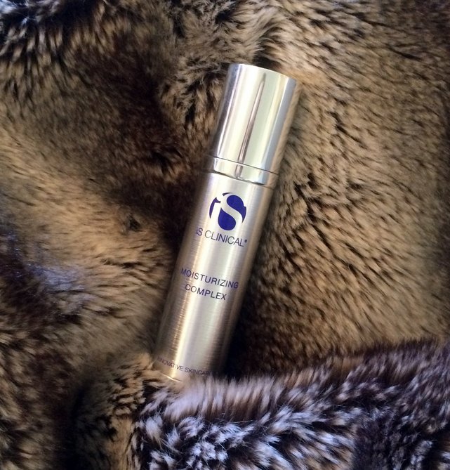 WigmoreMedical's tweet photo. If your looking for a great moisturizer, pick up @iSCLINICALUK #MoisturizingComplex as it provides great hydration. https://t.co/2Wzw5tfqYN