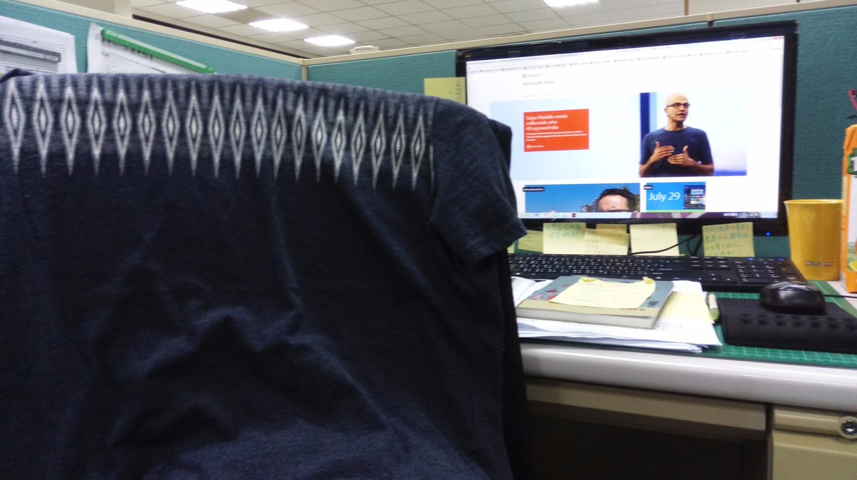 第16天
最近工作困難 所以總帶著你的衣服 好像你就在身邊
你的每份努力用心我都看到了 你的好總會讓我不自覺想賴著你撒嬌偷懶
謝謝你一直是我的支柱 更是我成長的理由和榜樣
你是我生活中最好最棒的存在 所以我不能變成負擔
境容加油!