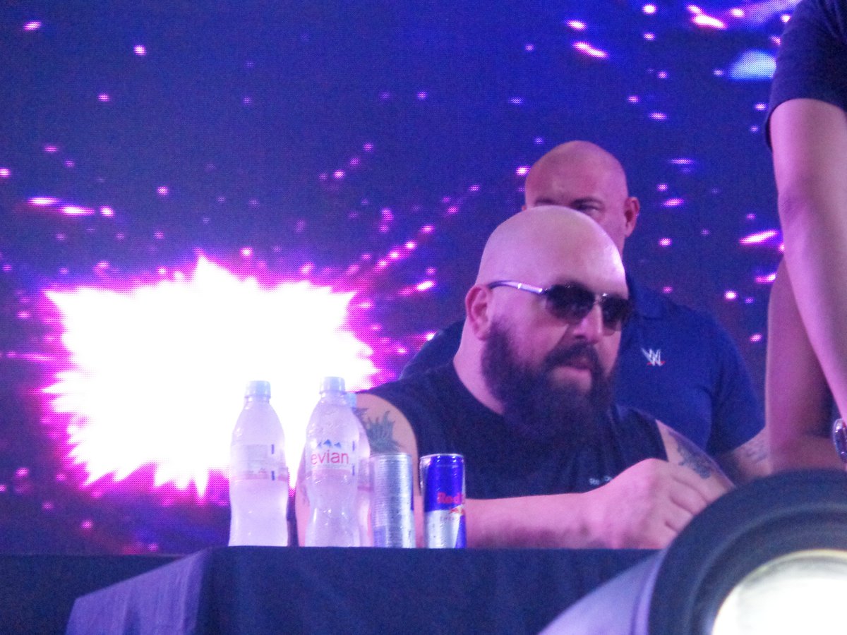 angelesmia_'s tweet photo. THANK U FOX PH AND THE BIG SHOW! IT'S AN HONOR TO MEET THE LARGEST ATHLETE IN WWE #WWEManila #WWEBigShowxMNL #FOXPH https://t.co/qSo5dP7V0G