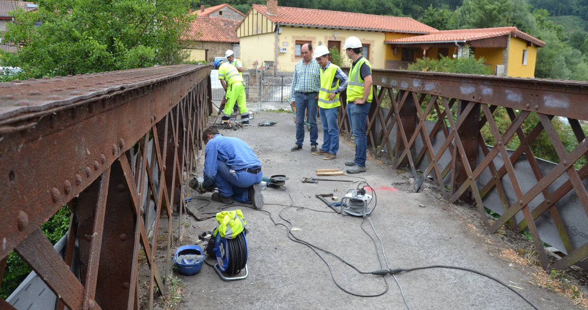 dmontanes's tweet photo. Comienzan las obras de reforma del puente de #Helecha, con más de 120 años de antigüedad https://t.co/YXf91cJCrq https://t.co/036aBNkuBw