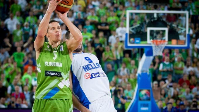 AndrejZakelj's tweet photo. Srecno fntina @LakovicJaka #legend #danebislucajnopodal
Sicer pa klasicen air ball https://t.co/gIqkM1Oqpw