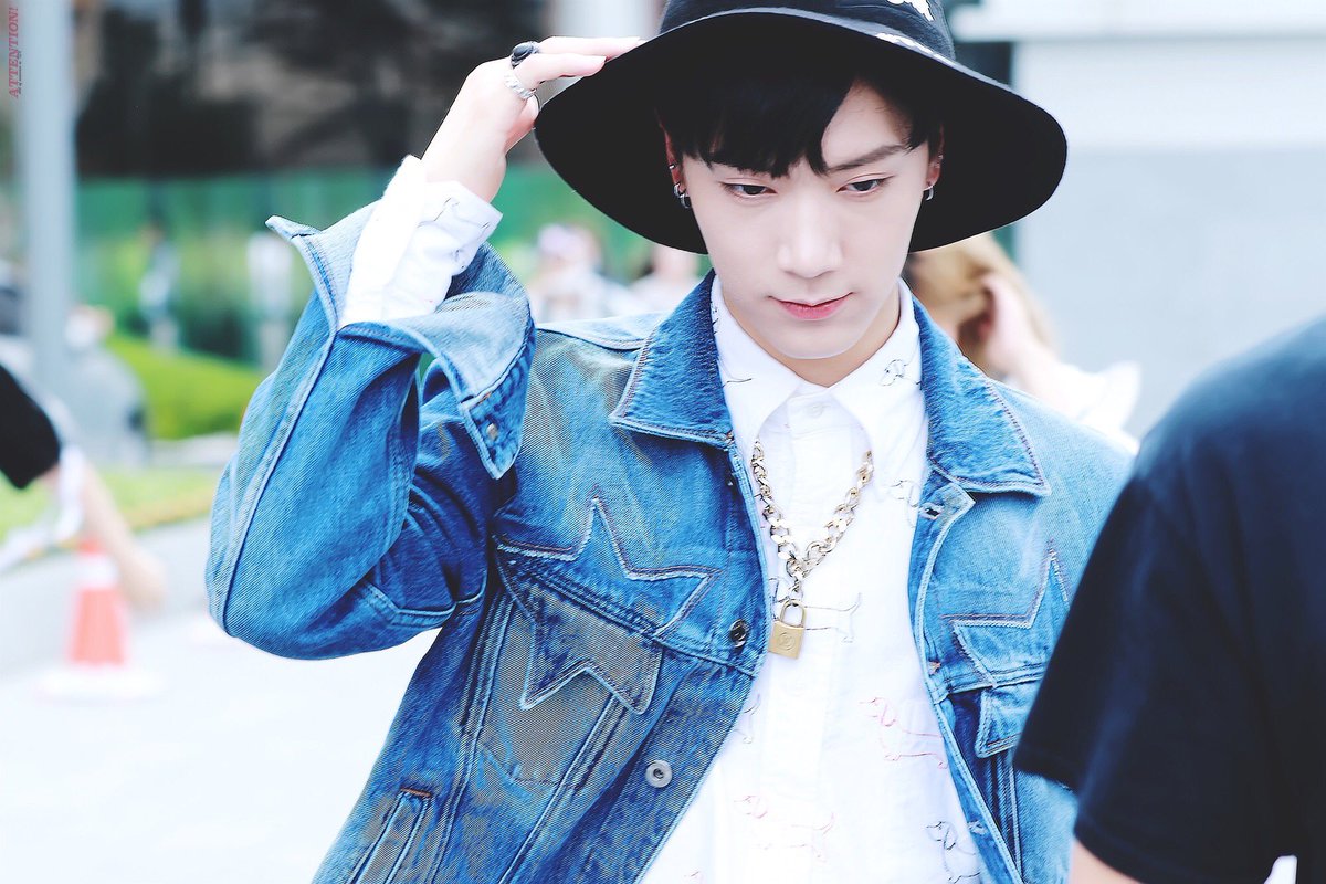 Ten960227Ten's tweet photo. [Update!×2P]160722 #NCT #TEN #텐 

💌

07/27 07:27
#힛더스테이지 #첫방 

텐이오빠 멋짐미 냥냥❤️
#치타폰 하세요!🙋 https://t.co/CGnNMzBw9M