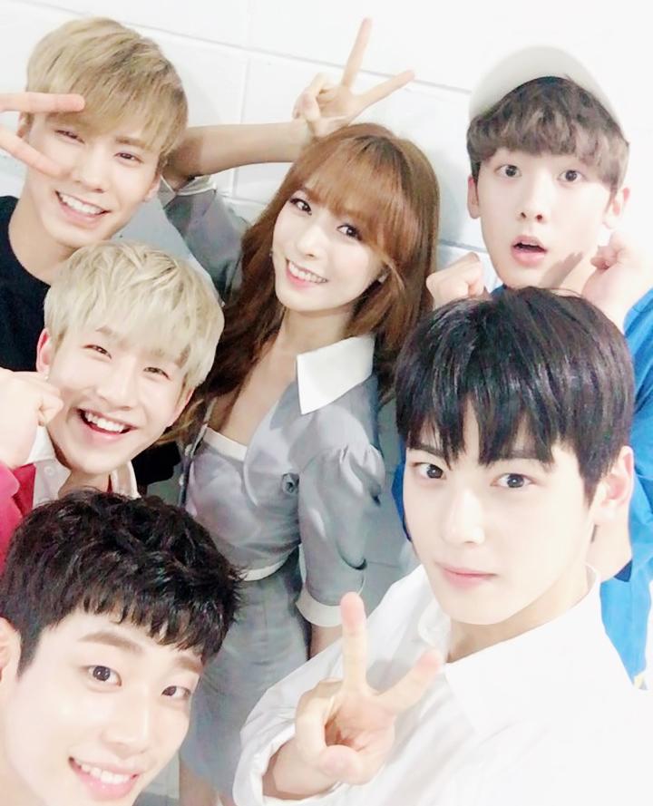 offclASTRO's tweet photo. 오늘 All Shook Up 앨리스누나 공연보고왔어요!!
산드라로 출연하는 우리 앨리스누나 많이 사랑해주시고!! 올슉업♡ 너무재미있으니깐 꼭보러오세요♡
#아스트로 #숨가빠 #앨리스 #올슉업 #산드라 #화이팅 https://t.co/Di0h2rj8Aa