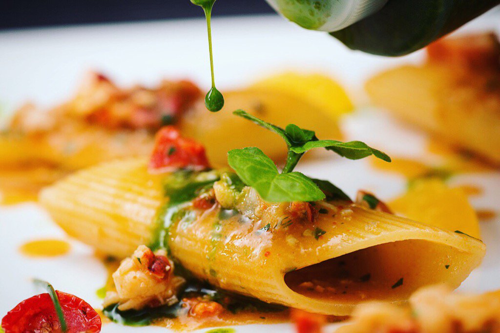 GordonRamsay's tweet photo. Lunch is served @ForteVillageITA - stunning Gragnano pennoni pasta with lobster and fried pesto ! https://t.co/Ve38NmOXYU