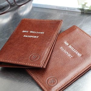 Weddingmagazine's tweet photo. #COMPETITION! #Win personalised leather goodies for you + your bae - enter our comp here: https://t.co/ROFh9VzlP3 https://t.co/pSMIckgpEx