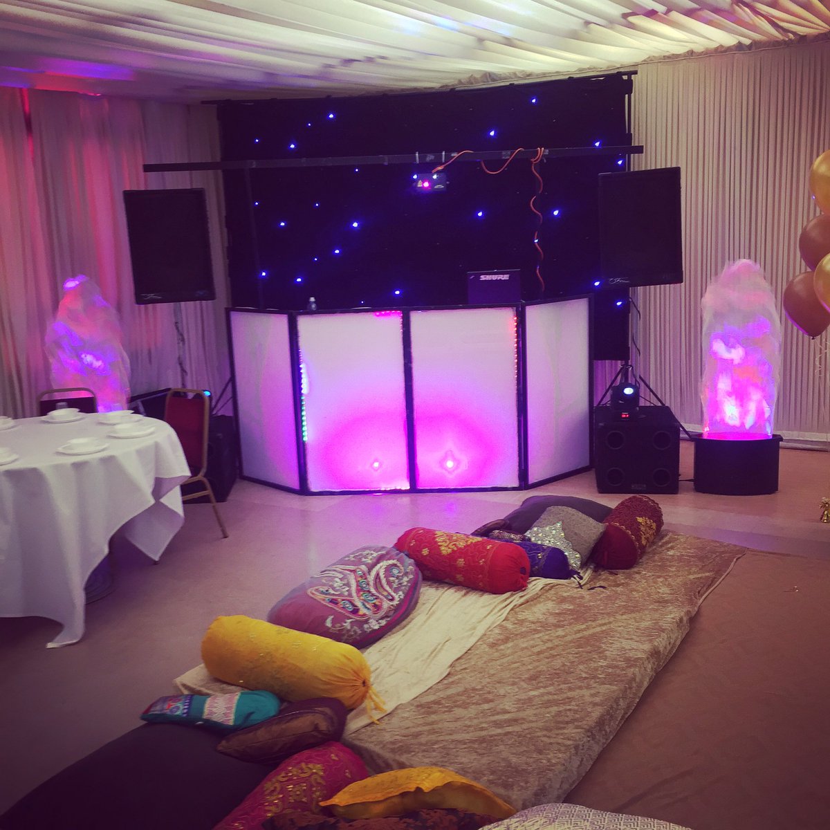 GroundshakingSo's tweet photo. A whole new wedding look #wedding #shadi #walima #Peterborough #music #bhangra #Bollywood https://t.co/ppU3bZl5g9