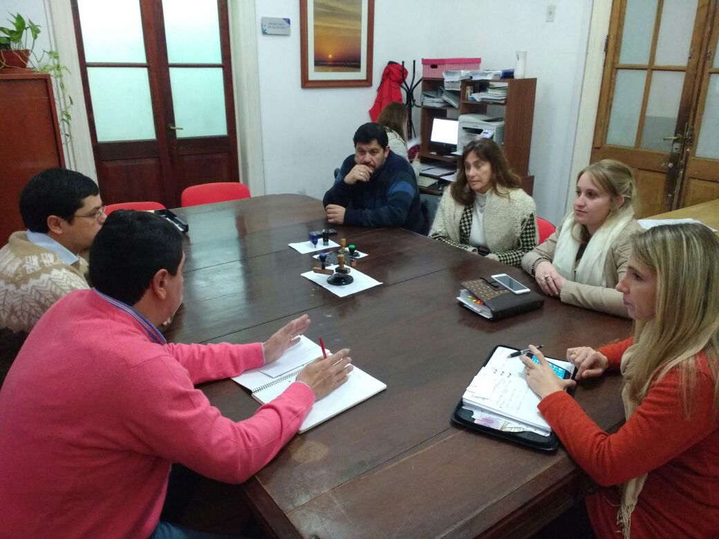 vicky_tejeda's tweet photo. Con Rotary Club Coronda y Gustavo Pelegrina llevamos nuestra propuesta s/energías renovables al Int de Coronda. https://t.co/R8iy7FZAGu