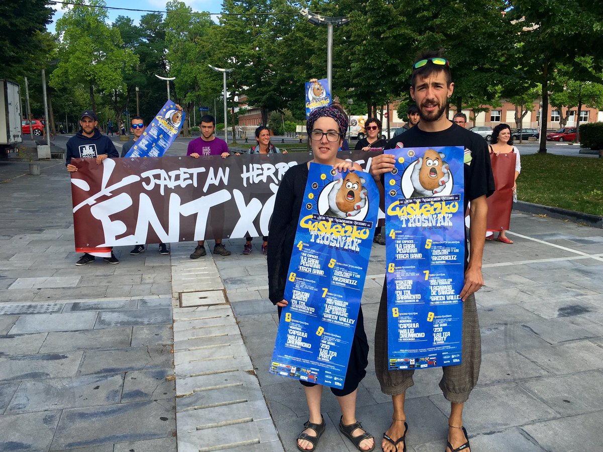 entxosnatu's tweet photo. Aurtengo #TXOSNISARIA @Errekaleor  Bizirik proiektuak jasoko du, autogestioaren alde eginiko lanagatik. https://t.co/wmejcyrFzo