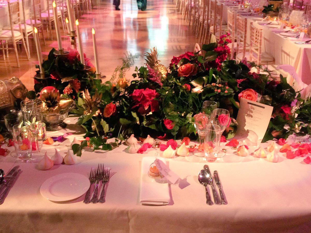 Thanks #GoBotanica, for our fabulous flowers &amp; <a href="/PartridgeEvents/">Jacqui Partridge</a> for helping super style our wedding! Bolli Darling💗