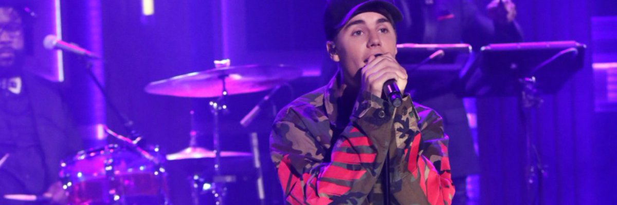 __rebel__jus__'s tweet photo. Każdy kto pamięta ten występ daje #rt #MTVHottest Justin Bieber https://t.co/FEtvo5k42k