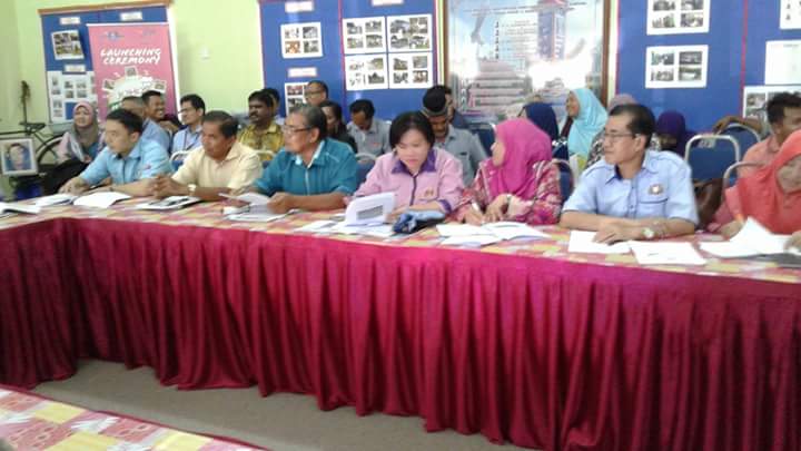 Antara tenaga penting dalam menjayakan Karnival @DesaStayJohor di Kampung <a href="/ParitTengah/">Parit Tengah (GUYUP)</a> (29-31 Julai) <a href="/tourismjohor/">#xplorejohor</a>