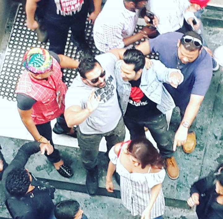 Varun_Kingdom's tweet photo. Varun Dhawan, @Asli_Jacqueline and @TheJohnAbraham promoting Dishoom in Ahemdabad.
#2DaysToDishoom https://t.co/5Wq3DoOFoi