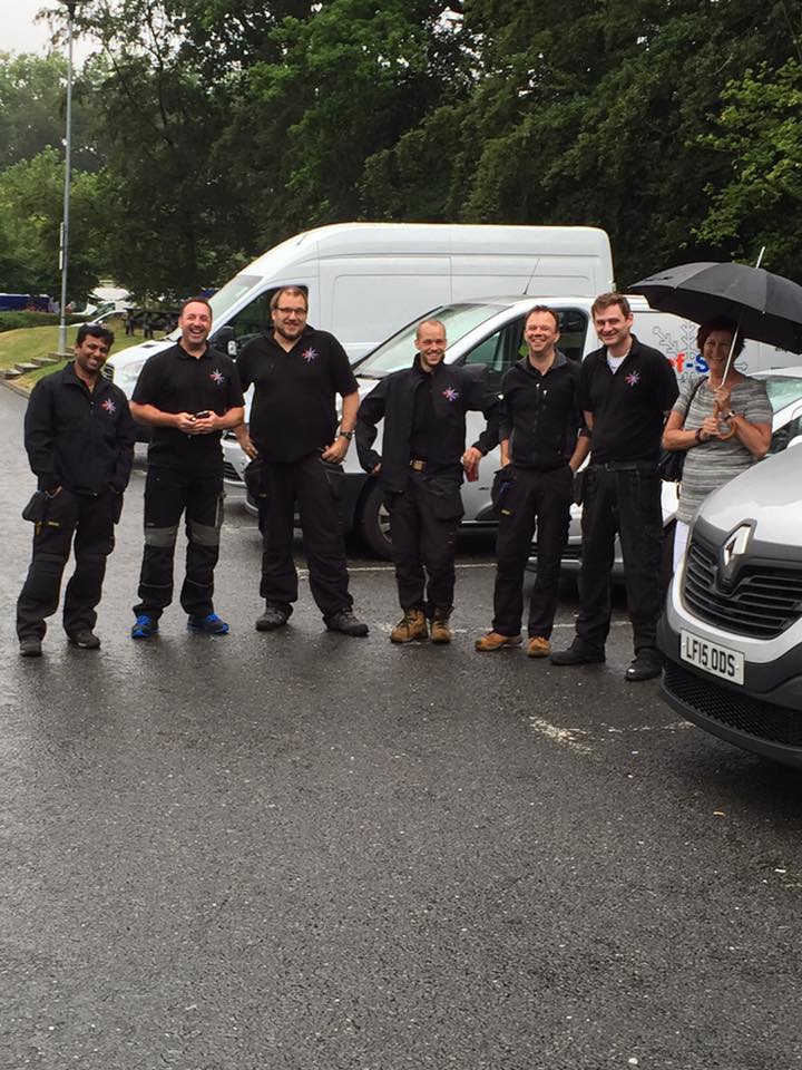 RefSolPro's tweet image. Our London engineers keep smiling, even when it rains :)