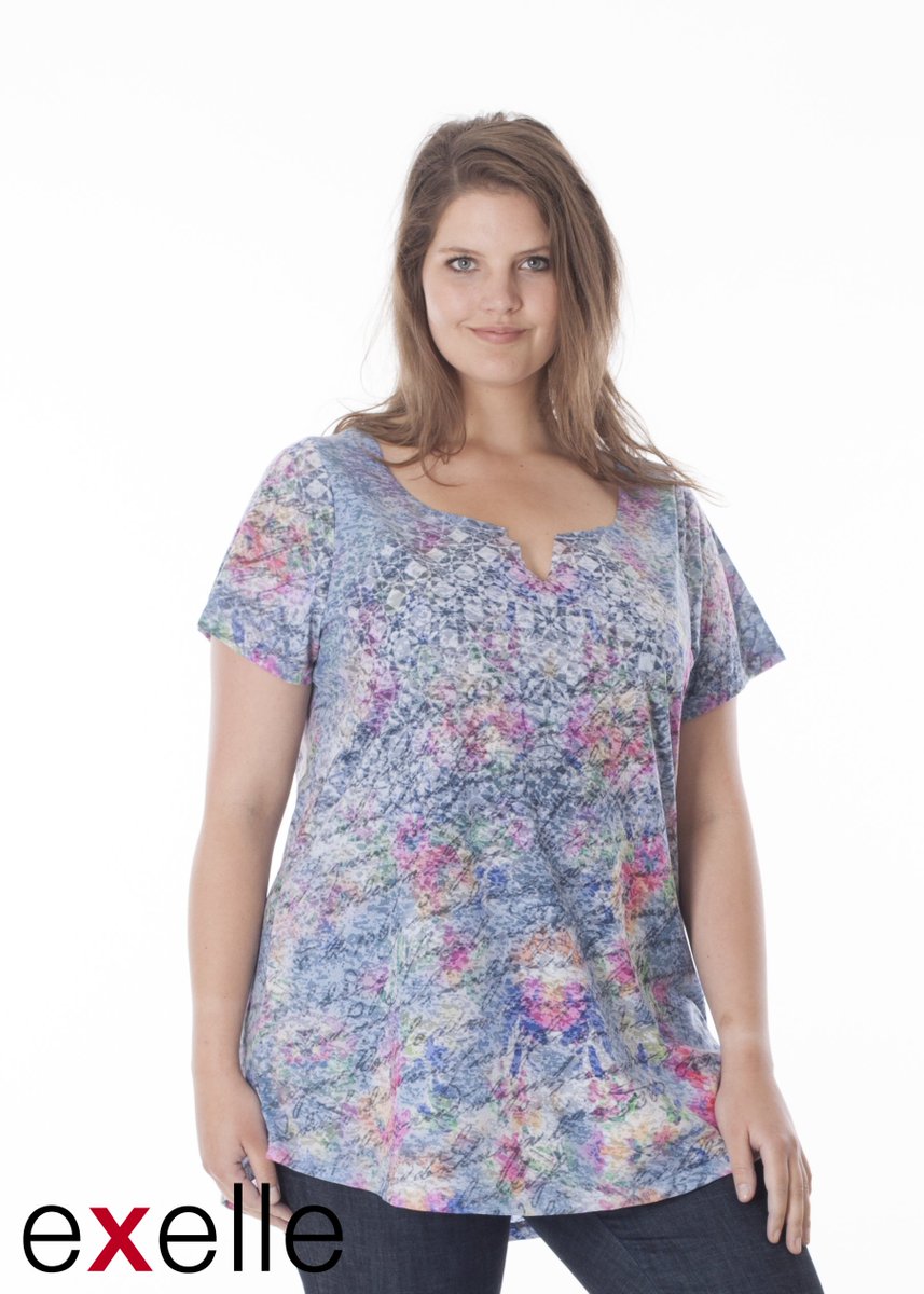 Exelle_Fashion's tweet photo. Exelle, trendy van maat 42 t/m 62. #plussizefashion #exelle #womenswear #summer #curvyfashion #tshirt #print #colors https://t.co/dP1ISS9ysT
