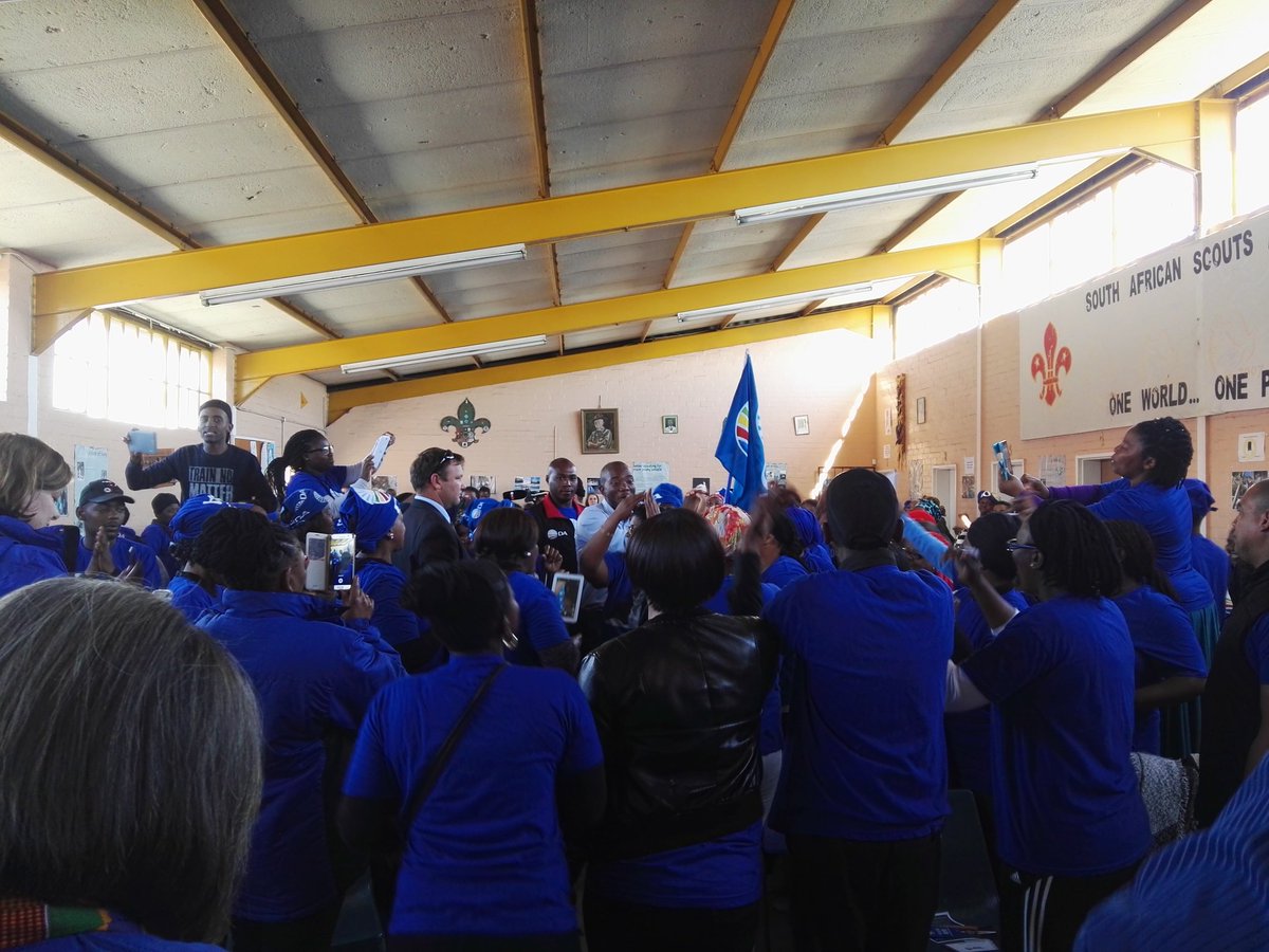 Our_DA's tweet image. Leader @MmusiMaimane and CT Mayoral Candidate @PatriciaDeLille arrive in Gugulethu. #KeepMakingProgress