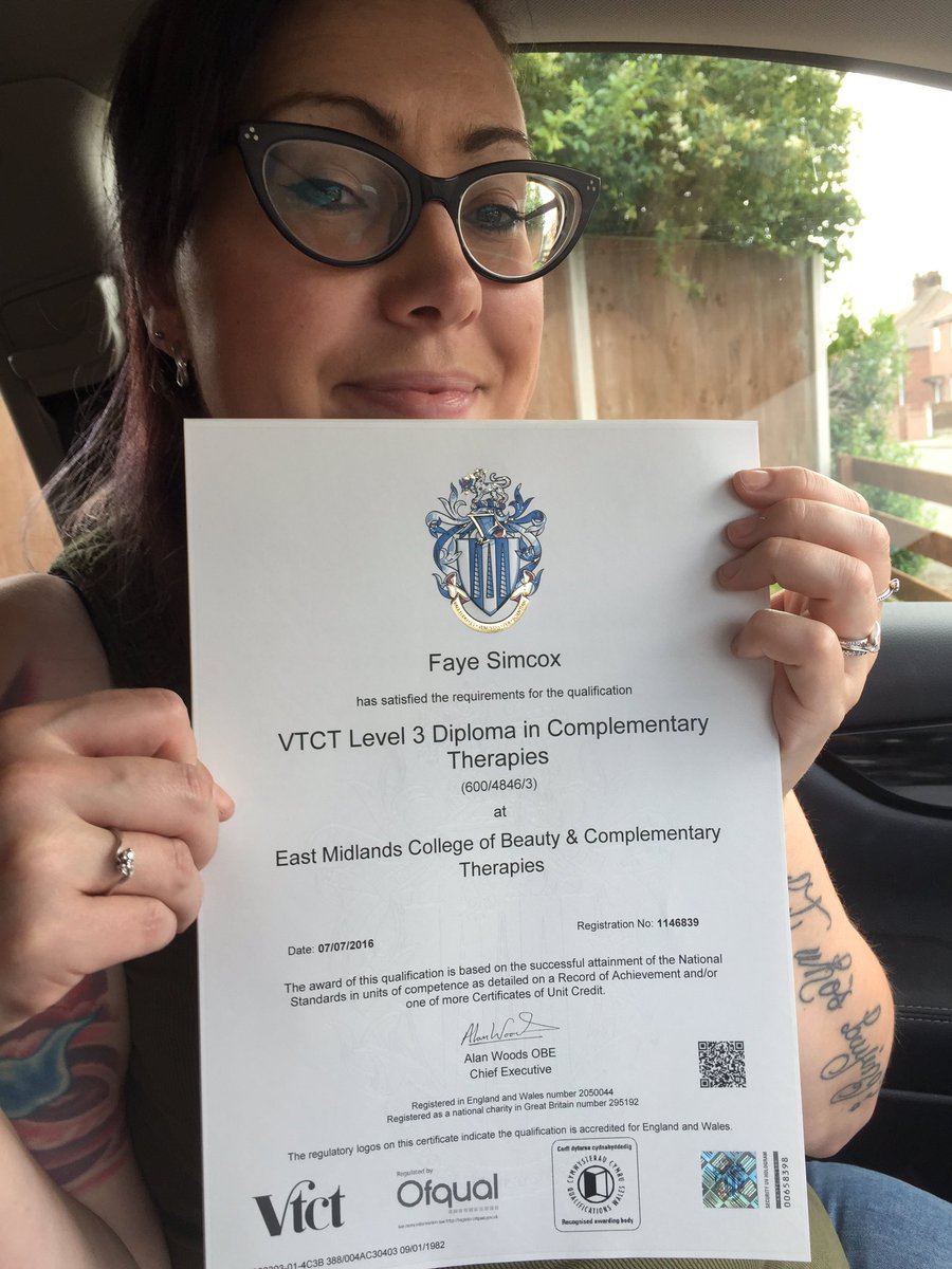 SimenceHT's tweet image. Over 200 client treatments, exams and course work. It was all worth it for this 😊