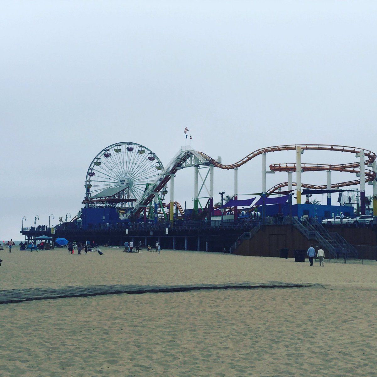 CarocLine's tweet photo. Deli estar ahí #santamonicabeach #california #losangeles #carolmirez #trips #travel #pier🙏🏊🏻🎡🎢🎠 https://t.co/hpEBcNZIGy
