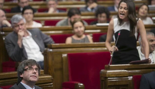 _AVAVT_'s tweet photo. - ¡@KRLS, ven aquí ahora mismo y hazle caso al TC! 
+ 🎶🎵🎶 https://t.co/MqwYchY7fR