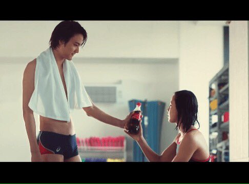 フィフィ コカ コーラのcm このイケメンくんが誰なのか知りたくて検索してるんだけど分かんない ちなみにcm で爽やかな笑顔を見せてくれたこの女の子はリオ オリンピックで競泳日本代表の今井月 ルナ 選手です T Co 0doaaupo Twitter