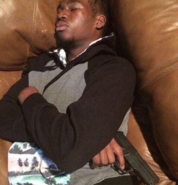 6lackSkies's tweet photo. How everyone went to sleep last night after going through the hashtag. #savemarinajoyce https://t.co/0jV71XcYim