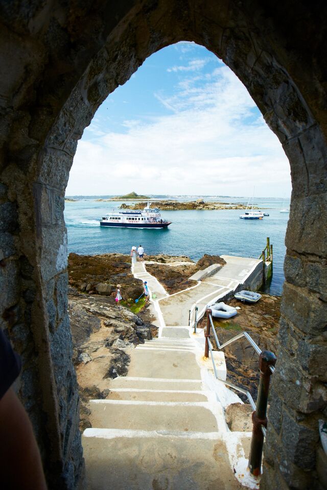 Guernsey is the perfect hub from which to visit our sister islands... socsi.in/4ZvT4 #IslandHopping