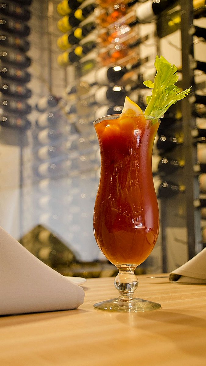 BnapoliItalian's tweet photo. Cosa vuole da bere? We have a fully stocked bar ready to responsibly serve you the best alcoholic beverages. Enjoy! https://t.co/GcKFnkxIzT
