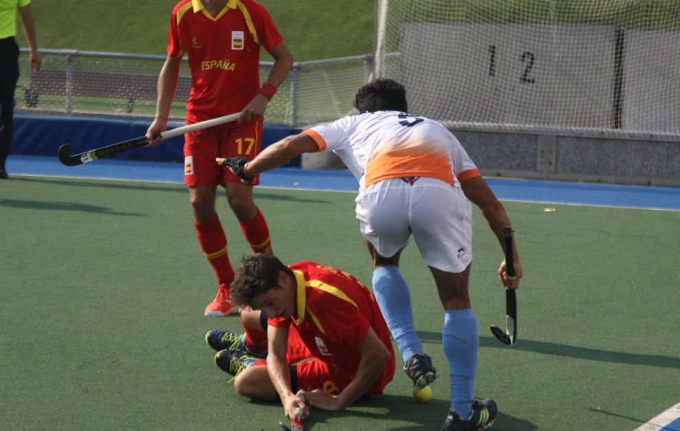 La <a href="/AbsolutaMasc/">RedSticks</a> de hockey golea a India en su camino a Río goo.gl/xdplHo