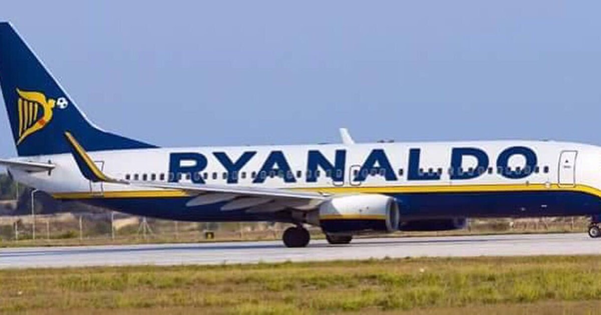 Chooti_kukoo's tweet photo. Ryan Airlines has dedicated their Aeroplane to Cristiano Ronaldo at his new Airport! #RYANALDO https://t.co/wyrd5wPd1D