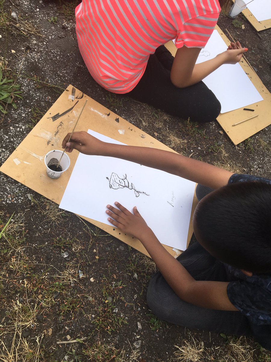 Gunnersbury1's tweet photo. Charcoal &amp; ink #drawing in the #park for Explore @ArtsAward - inspiration from #nature with @mussonretallick https://t.co/AkBGJOqkZ6
