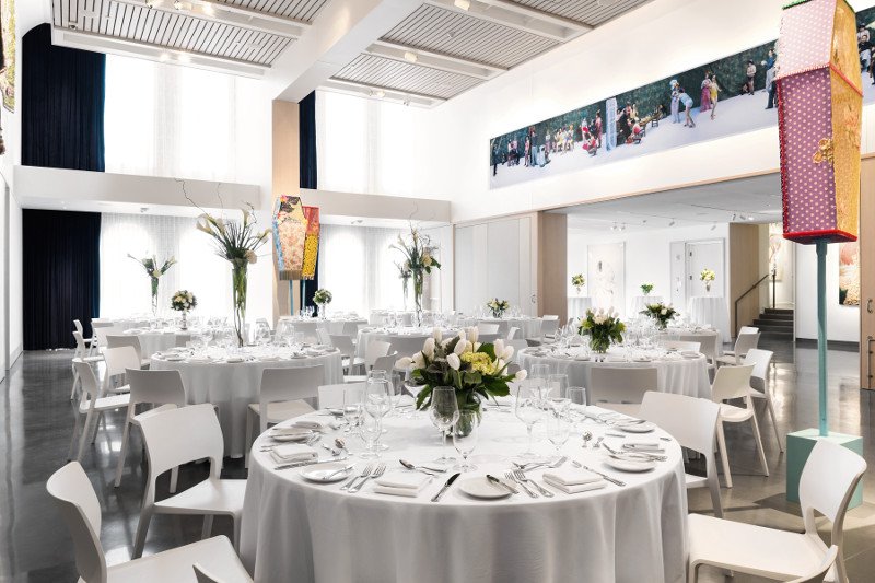 21cLexington's tweet photo. No boring banquet chicken here! Your guests will rave about chef-driven catering from #LockboxLex #WeddingWednesday https://t.co/PnKz8h2zhV