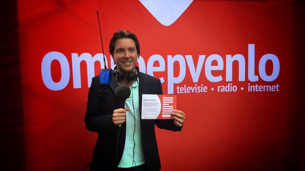 evertcuijpers's tweet image. En ook @Oscarkazan is Vriend van Omroep Venlo. Nu live op de radio, vanavond premiére in @MaaspoortVenlo.