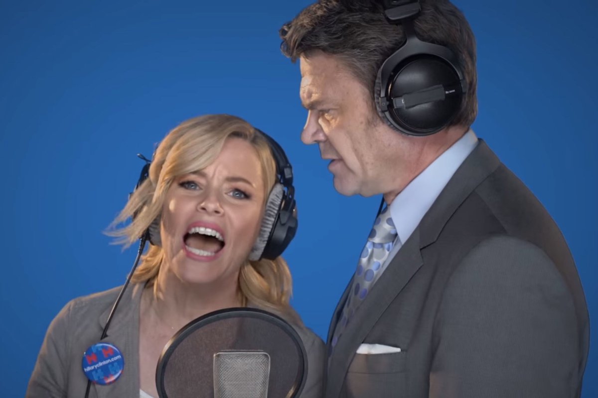 VanityFair's tweet photo. Celebrities unite to sing an a cappella “Fight Song” for Hillary Clinton https://t.co/N2BmcNSWdX https://t.co/u8rA7y9A8F
