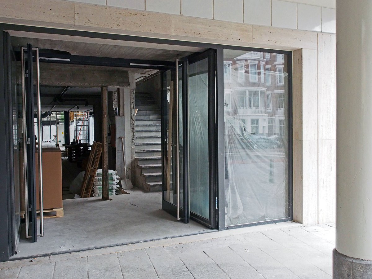 Vm. station Rotterdam Bergweg van Sybold van Ravesteyn uit 1960 is mooi gerestaureerd en krijgt nieuwe bestemming.