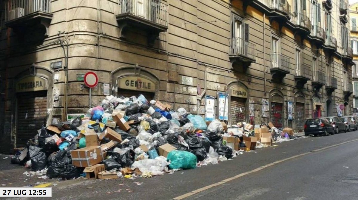 vittoriozucconi's tweet photo. Intanto, nella Roma dove il vento è cambiato... https://t.co/juw3WMNBnG