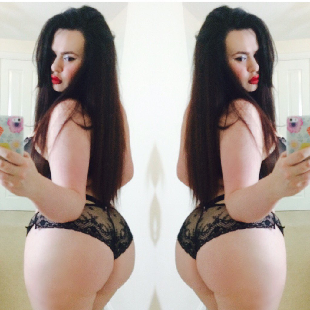 LexyLuPinup's tweet image. Happy Humpday! Briefs by @TheMissAP 💕🍑