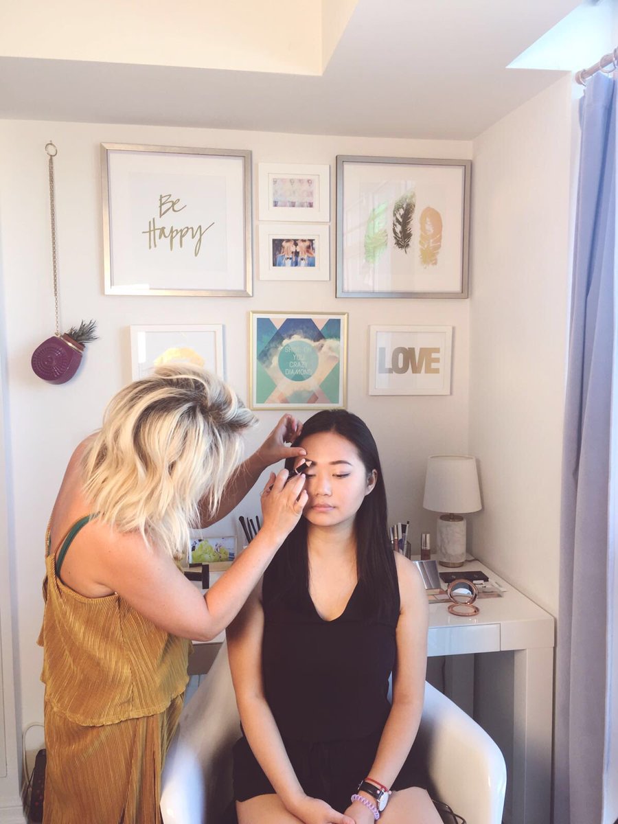 On set filming beauty videos with <a href="/nikkistrachan/">Nikki Strachan</a>! We can't wait to share them with you soon 🎥