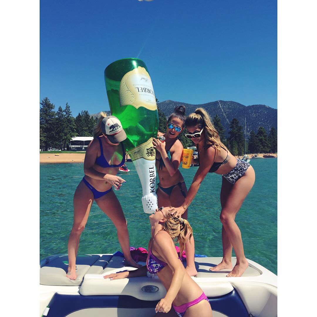 Weekend shenanigans. #Adventurette 💋 

📷: Jordan Hughes.