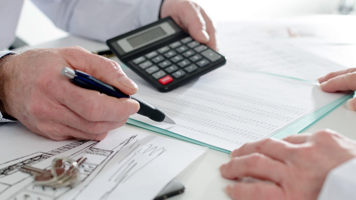 DLDRealEstate's tweet photo. Mortgage math can be easy! A home loan does indeed involve a few equations, read on to see. https://t.co/ixMKwXWK1I https://t.co/O2GFAJrxPZ