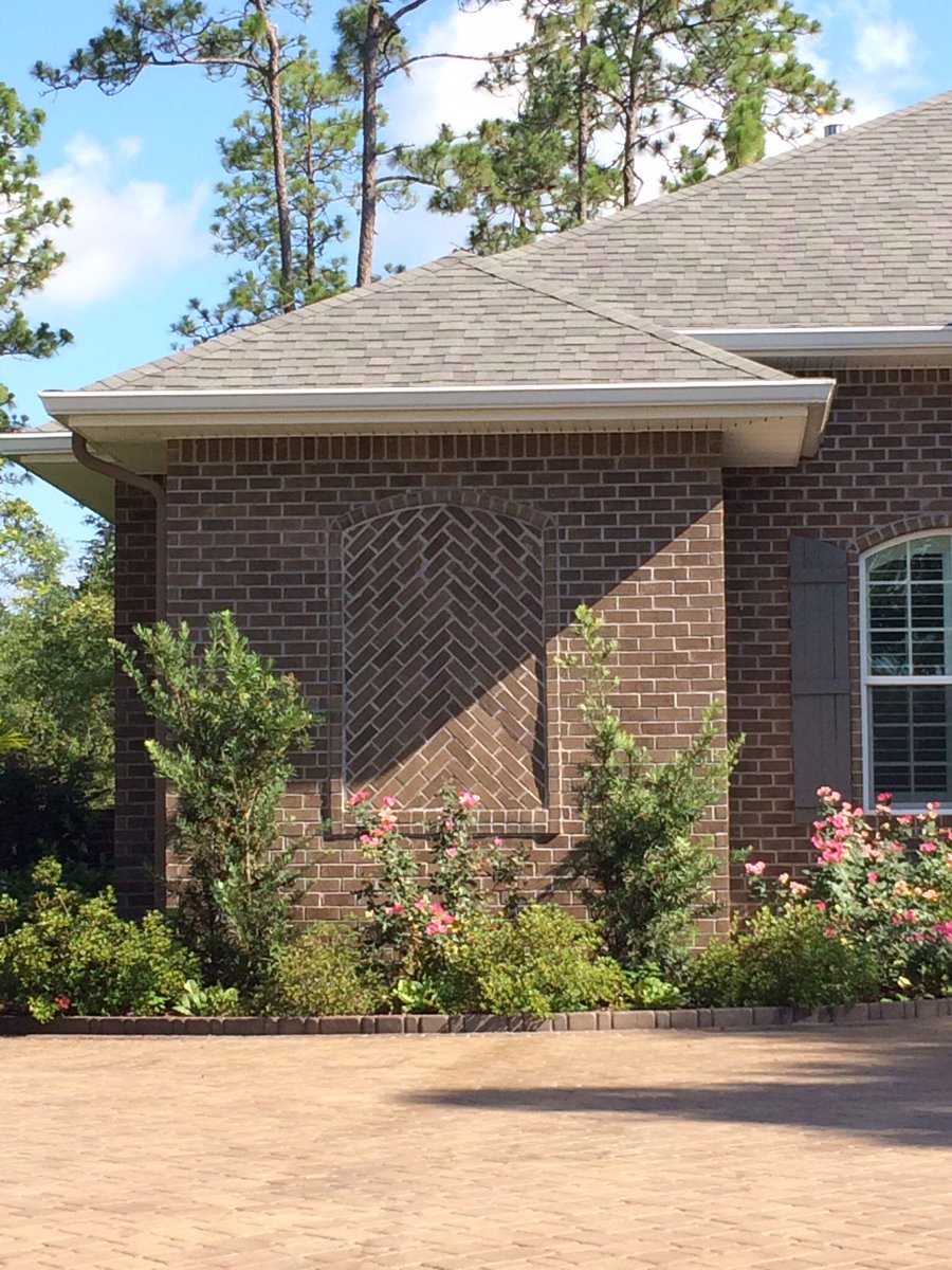 capitalbrick's tweet photo. #BuildingWithBrick offers the opportunity to incorporate patterns #brick  #brickpatterns https://t.co/wH5QXMmpAA https://t.co/K2wOCo5JhZ